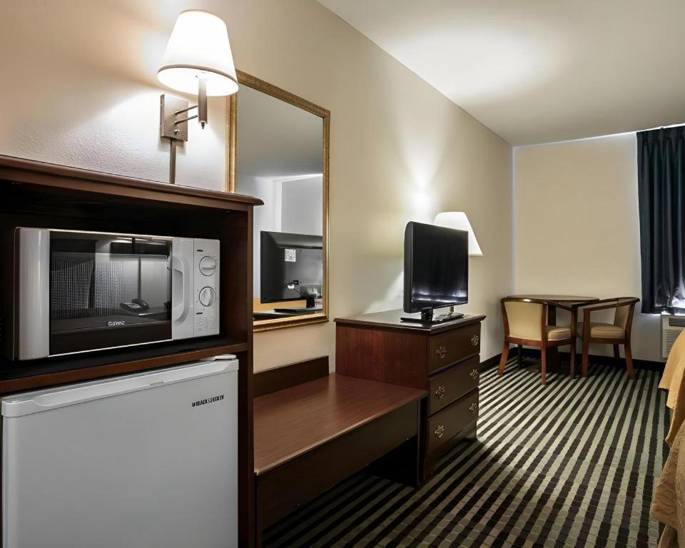 Quality Inn Columbia Airport West Columbia Exteriör bild